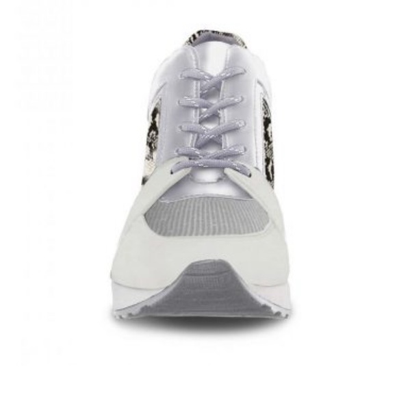 Steve Madden HYSTERIA WHITE White Platform Heel - Picture 3 of 13